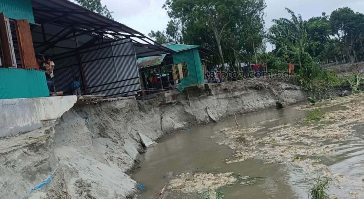 তিস্তার ভাঙনে শেষ রক্ষা হলো না ভোরের পাখি স্কুলের 